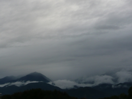 曇に隠れた鳳凰三山