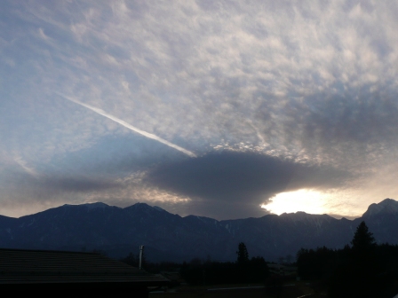1月3日：鳳凰三山にかかった雲　２