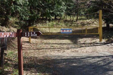 9:33　千本桜公園登山口　冬期閉鎖