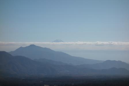 12:18　展望台より　茅が岳と富士山