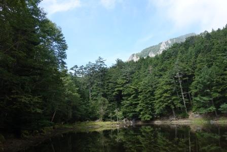 10:50　みどり池と稲子岳