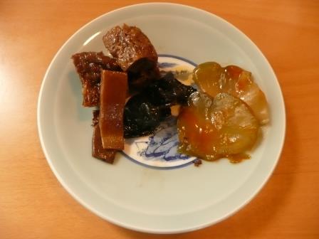 中国豆腐・シナチク・木くらげの前菜とザーサイ