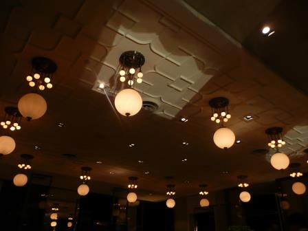 18時40分　中華料理レストラン　ヤグの天井