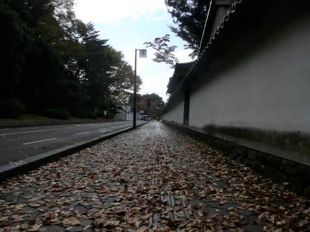 10:01　尾山神社横の歩道
