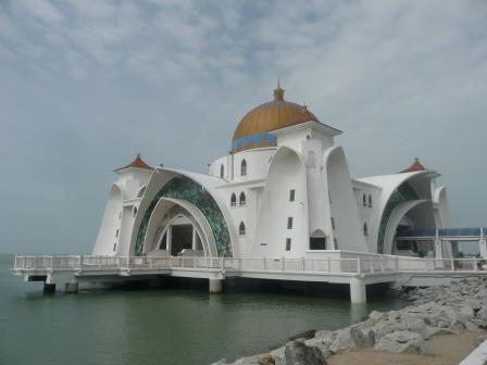 11:28　水上モスク(Masjid Selat Melaka)　外観