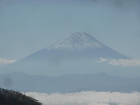 10:33　雲海に浮かぶ富士山