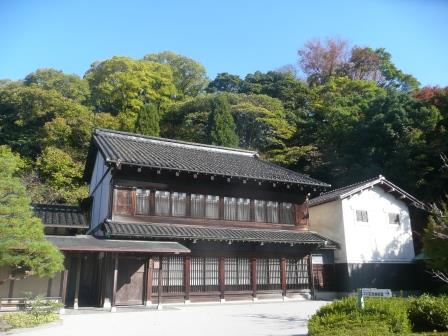 中村記念美術館　旧中村邸　美術館は別棟　入館料は250円と安いのだが、展示物は少なし