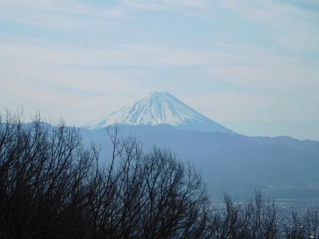 少し霞んでいた富士山