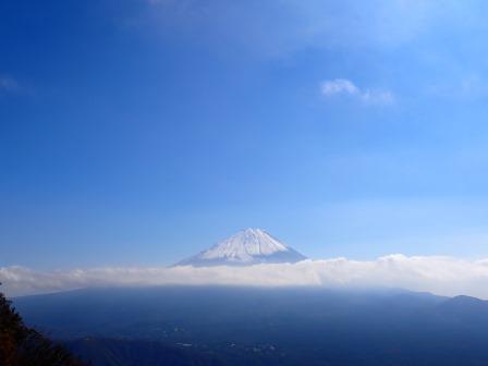 12:14　やっと雪を頂く富士を見ることが出来た