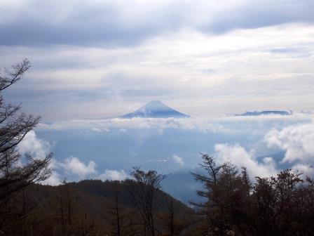 9:41　奥甘利山山頂より　雲海に浮かぶ富士