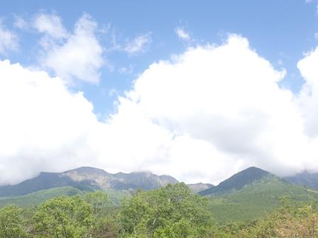 9:24　展望台より、左から編笠山、権現岳、牛首山、赤岳と横岳は雲の中