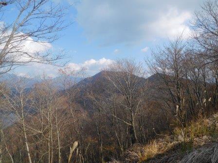 12:26　三湖台に戻って来た、登った足和田山の眺望