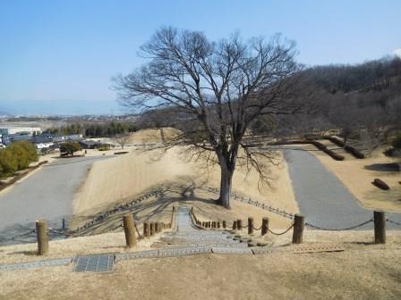 銚子塚古墳　後円からの前方の眺め