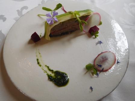 昼食　フレンチレストラン　キュイエット　前菜　テリーヌ