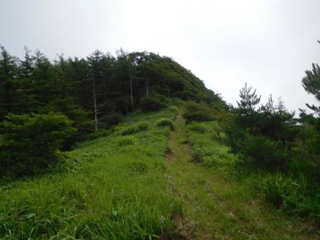 10:08　ケルンだけがある大盛山の先にある小山