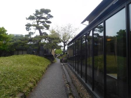 16:49　高井鴻山記念館がある栗の小径