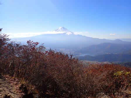 10:12　黒岳展望台より、富士山に河口湖