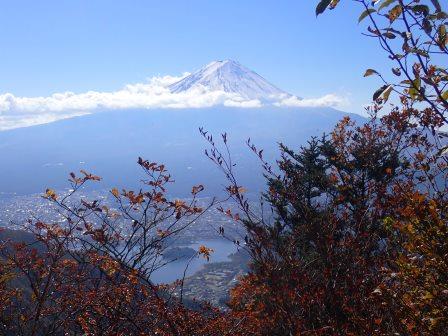 10:43　Fujiyamaツインテラスまでは、所々で富士山の眺望