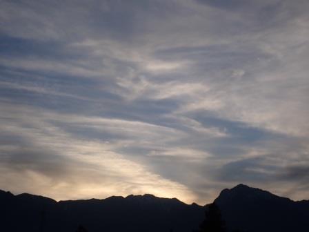 昨夕、甲斐駒ヶ岳に雲
