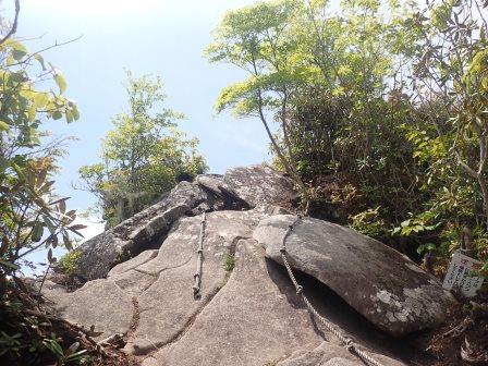 10:46　3ヶ所あった縄の一つ