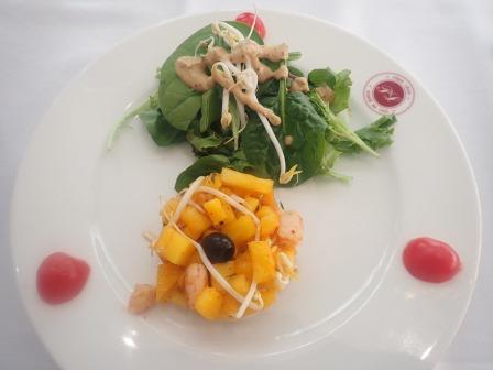 12:18　前菜のサラダ
