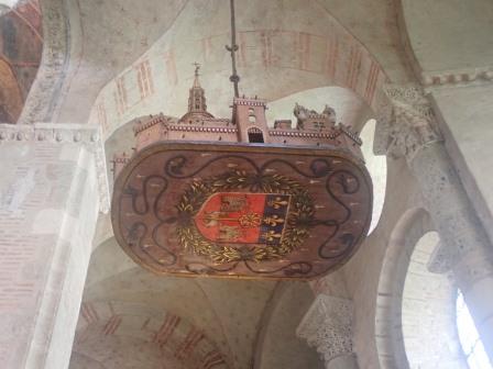 14:20　サンセルナン・バジリカ聖堂内　トゥールーズの街の木型