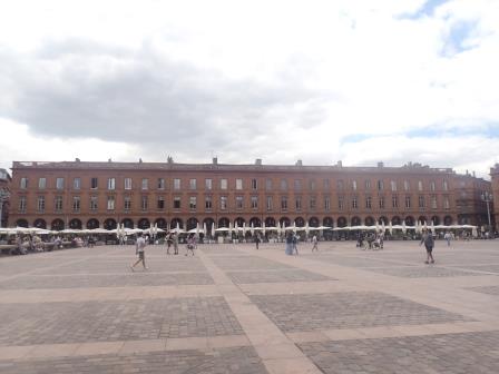 14:48　キャピタル広場