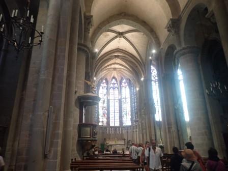 10:14　城内にあるサン・ナゼール教会　1