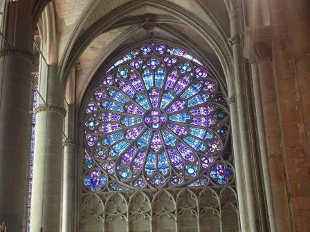 10:17　城内にあるサン・ナゼール教会　3