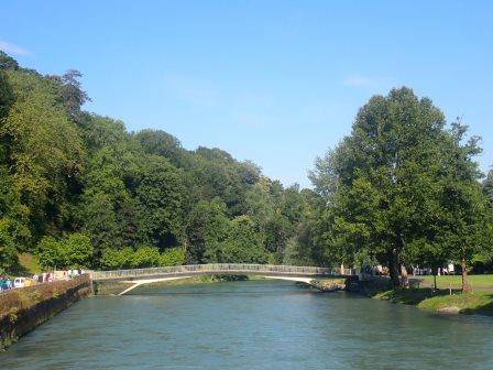 10:06　ポー川に架かる橋