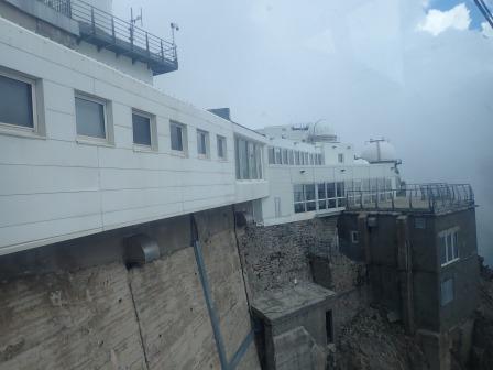 15:21　天文台、宿泊施設、レストラン、土産物屋等がある