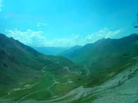 16:18　ツールマレー峠　山並み