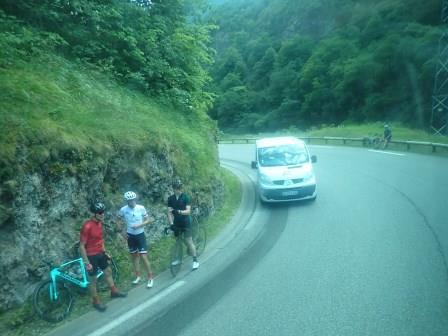 16:58　乗っていたバスが、下って来て、右折しようとして、膨らんでしまった自転車と接触"