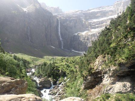 11:09　下の渓谷の始まりの様な個所を見て、引き返す