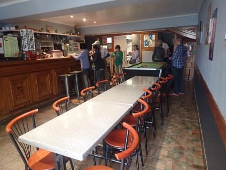 15:11　バスでスペイントルラに行く途中、フランスのブルージュのレストランでトイレ休憩