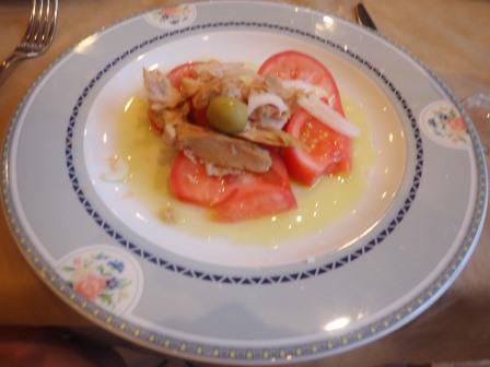 20:26　ホテルにて夕食、前菜