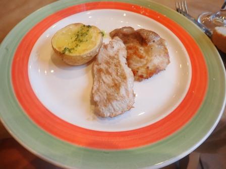 20:48　主菜　ポークとジャガイモ