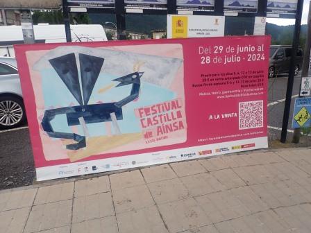 8:52　アインサで開催されているフェスティバルのポスター