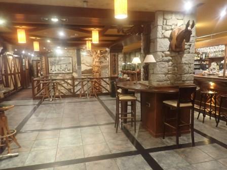 10:37　今宵の宿、ホスピタル・デ・ベナスケ　バーカウンター