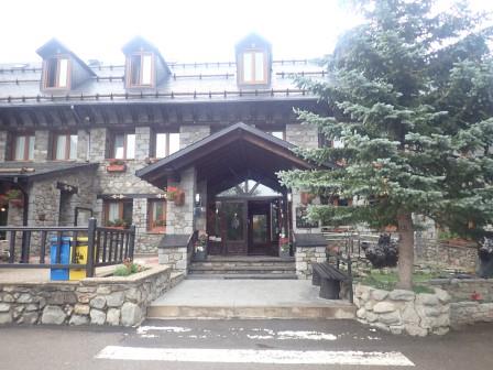 10:43　ホテル玄関