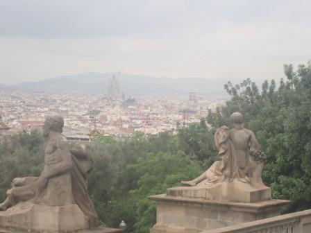 15:19　遠目にサクラダファミリアが霞んで見えた