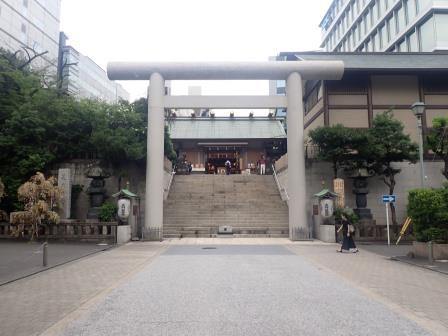 7:18　芝大門宮、ホテルの部屋から見えていたので立寄ることにした