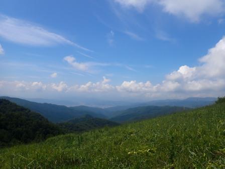 11:18　青空、諏訪湖、草原