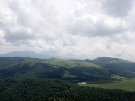 12:06　雲に隠れた蓼科山、霧が晴れた車山高原、眼下に八島ヶ原湿原