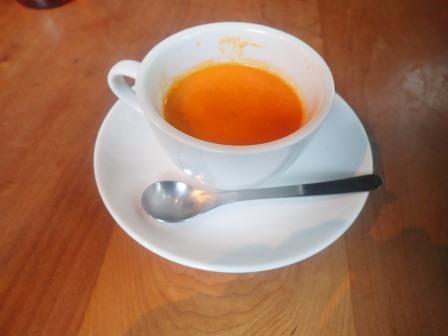 私の頼んだ人参のポタージュスープ