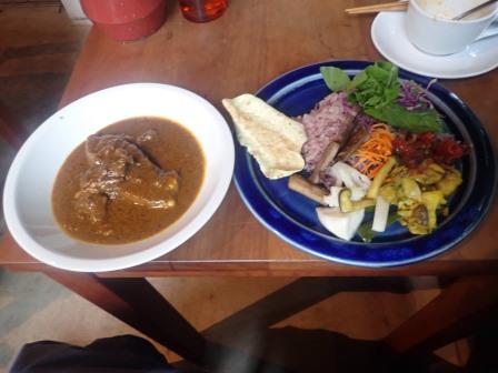 私の頼んだポークビンダルカレー