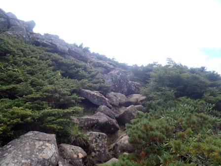 13:50　岩々の山道、八ヶ岳の噴火と山体崩壊の結果か？