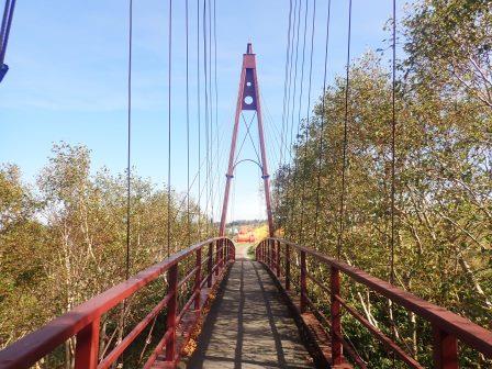 14:09　美術館のつり橋もオブジェだ