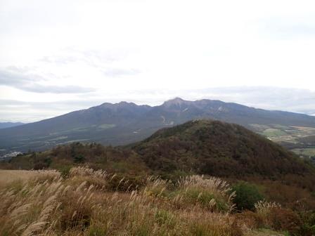 9:31　大盛山山頂より、平沢山と八ヶ岳の三ツ頭、権現岳、赤岳、横岳、硫黄岳