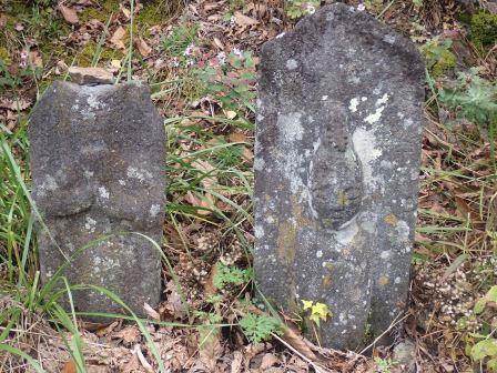 13:31　馬越峠の石仏